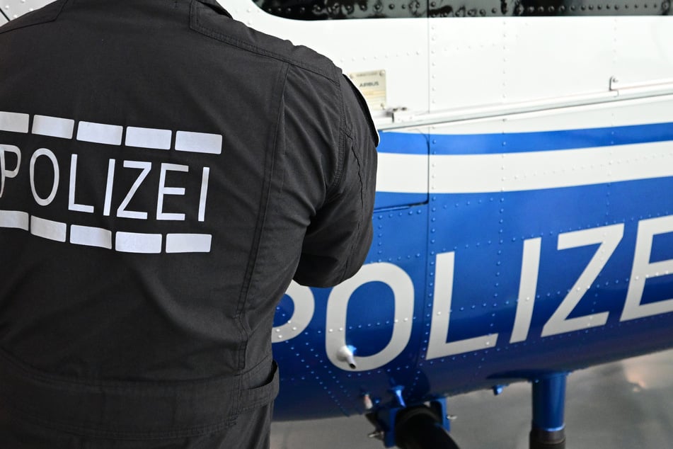 Die Polizei ermittelt derzeit gegen einen 23-Jährigen, der sich vor Mädchen entblößt haben soll. (Symbolfoto)