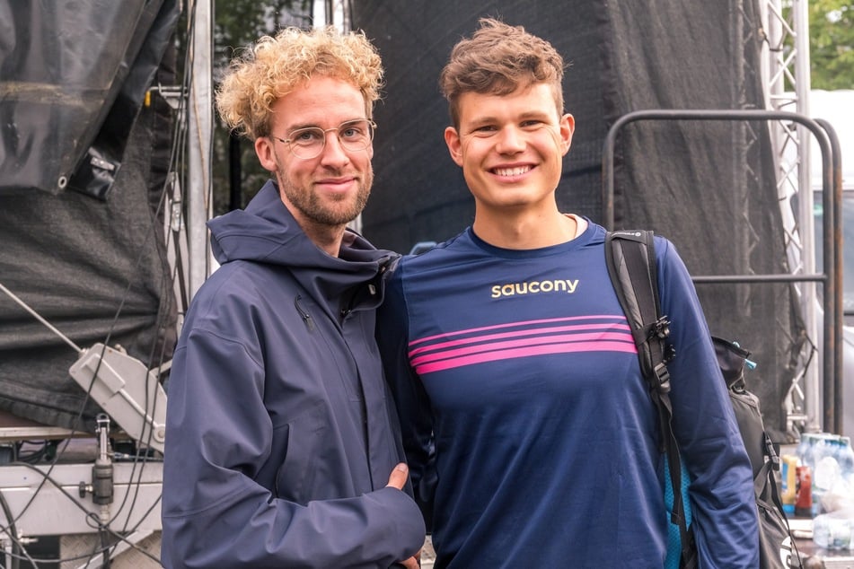 Schaute sich das Spektakel an, ging aber nicht an den Start: Nic Ihlow (l.), der in diesem Jahr den Leipzig-Marathon zum dritten Mal nach 2019 und 2023 gewinnen konnte.