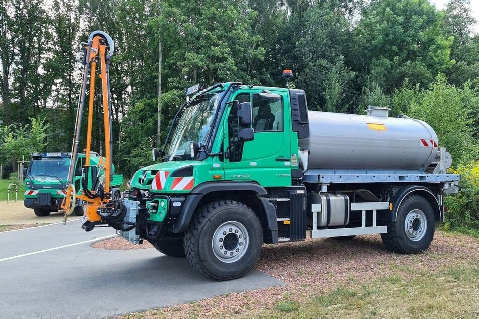 Dieser Geräteträger ist in den Trockenwochen im Einsatz. Der Aufbau lässt sich flexibel umrüsten und wird nur während der Gießsaison montiert.