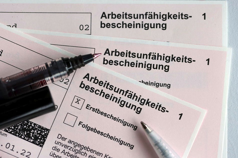 Beim Amt legte er Krankenscheine vor, ohne untersucht worden zu sein.