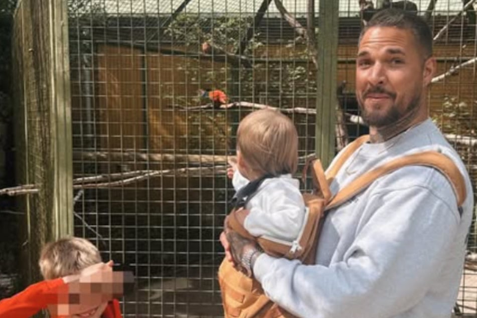 Zico Banach (34) macht sich derzeit große Sorgen um den Allerwertesten seines kleinen Sohnes Pepe (1).