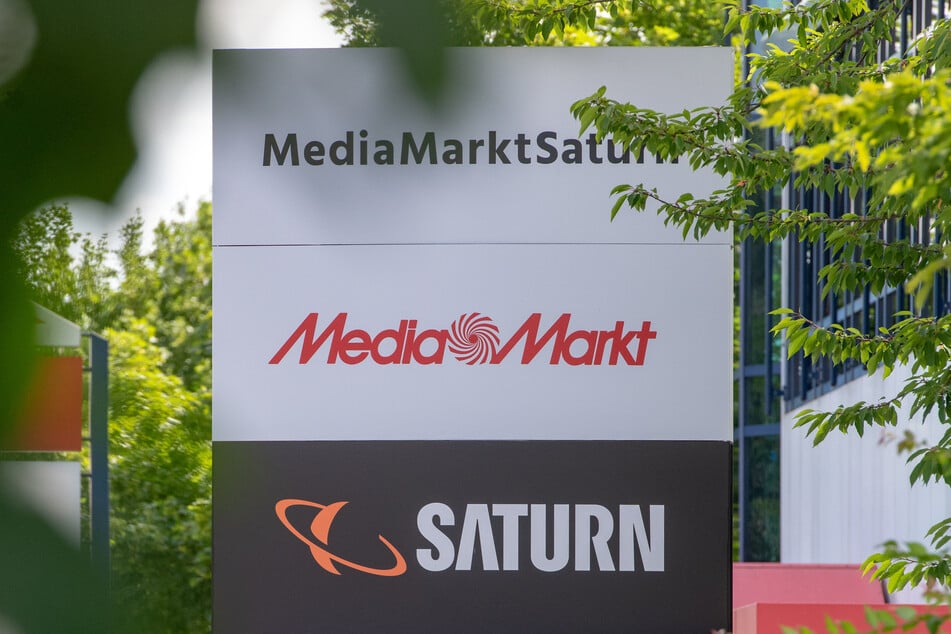 Der Elektronikhändler Ceconomy mit seinen Ketten MediaMarkt und Saturn rutschte aufgrund des Wegfalls der Kurzarbeit im dritten Quartal noch tiefer in die Verlustzone.