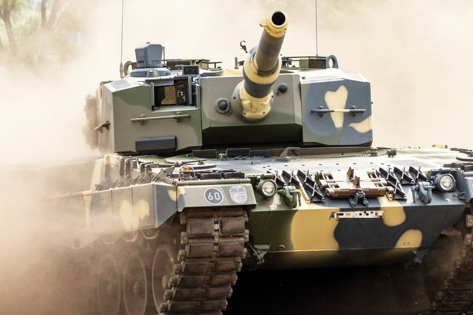 Leopard-Panzer aus deutscher Produktion werden vorerst nicht an die ukrainische Armee geliefert. (Symbolbild)