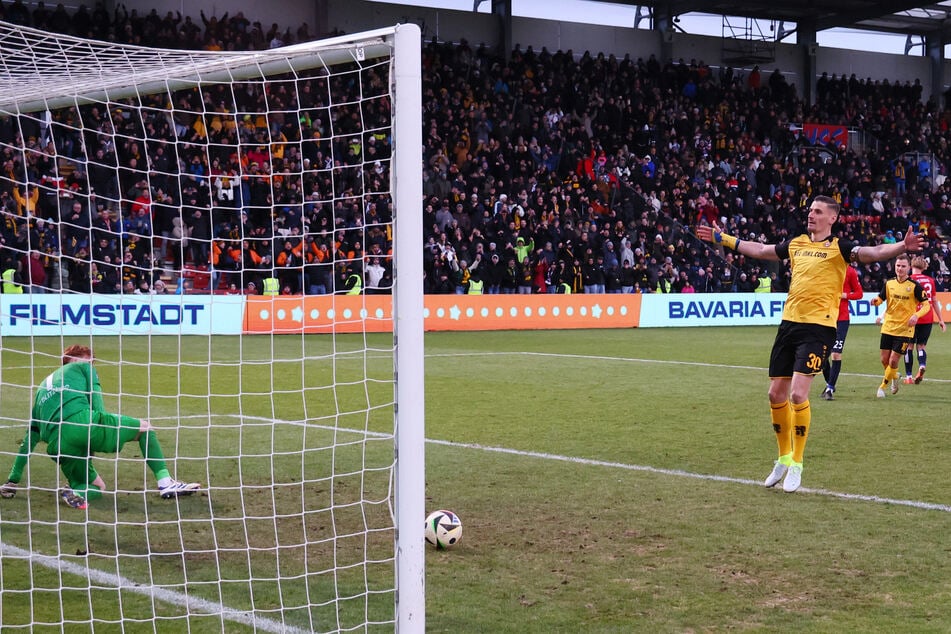 Der Treffer per Elfmeter zum 3:0 in Unterhaching war Stefan Kutschkes 50. Tor für Dynamo Dresden.