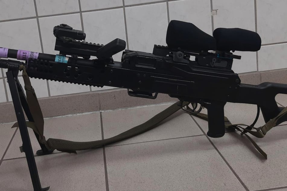 An sächsischer Grenze gestoppt: Autofahrer wollte mit Waffen ins Kinder-Ferienlager