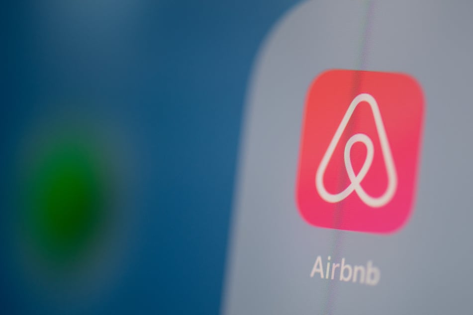 Airbnb this week began letting users book in-home massages, chefs, and personal trainers in an overhauled app.