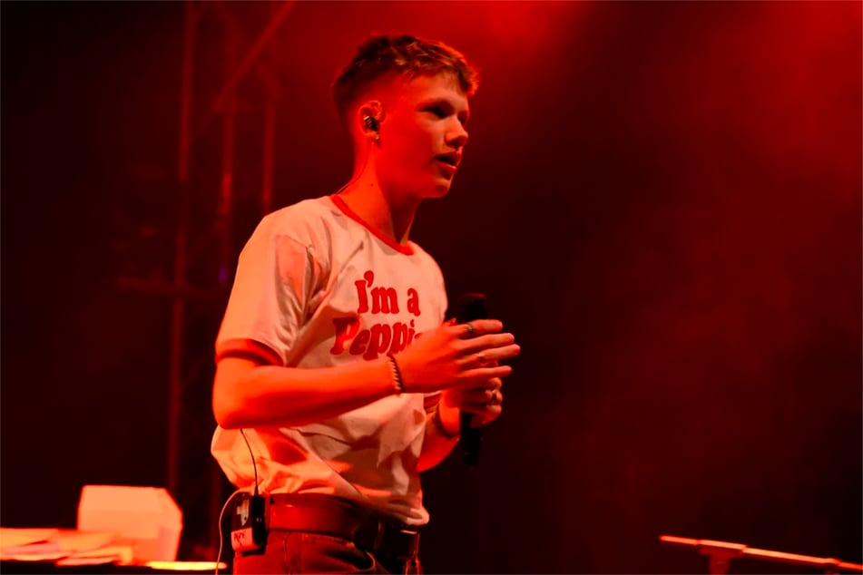 Yung Pepp (17) aus Leipzig hat deutschlandweit schon einige Fans. Durch die Konzerte mit Kraftklub könnten es bald noch mehr werden. (Archivbild)