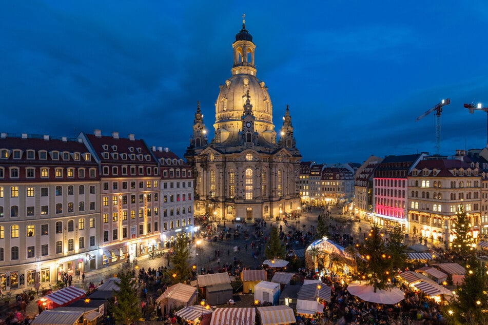 2020 wird es vor der Frauenkirche weder einen Weihnachtsmarkt noch eine Weihnachtsvesper geben, letztere findet dafür aber als TV-Übertragung statt.