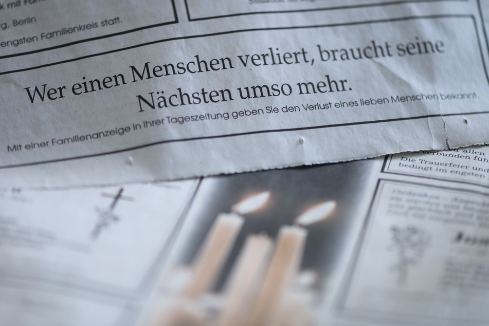 Seit Ausbruch der Corona-Pandemie veröffentlichen deutsche Zeitungen zeitweise mehr Traueranzeigen als gewöhnlich.