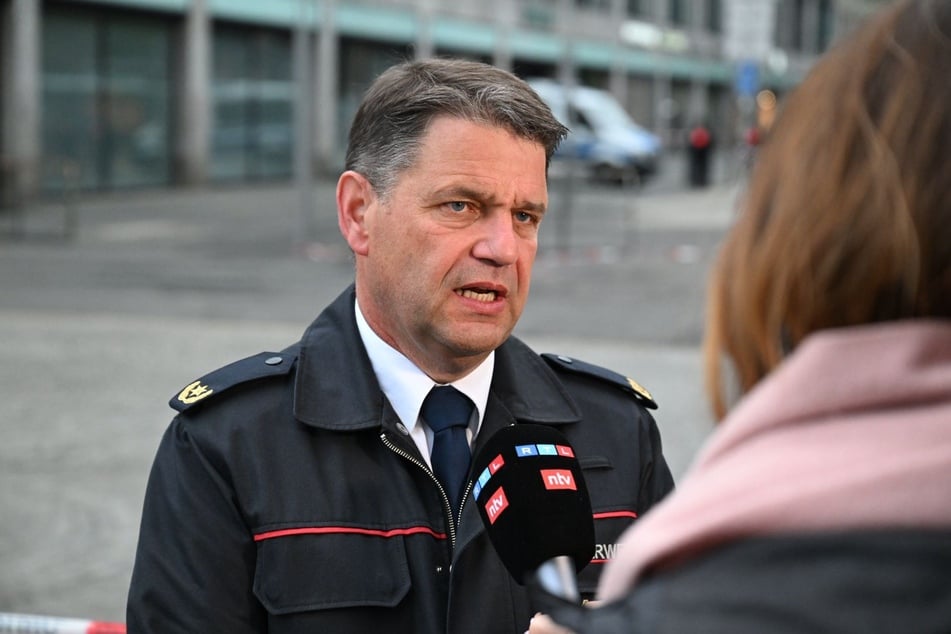 Branddirektor Axel Schuh lobte, dass alle Patienten bereits von Ersthelfern und Zeugen versorgt wurden, als die Einsatzkräfte eintrafen.