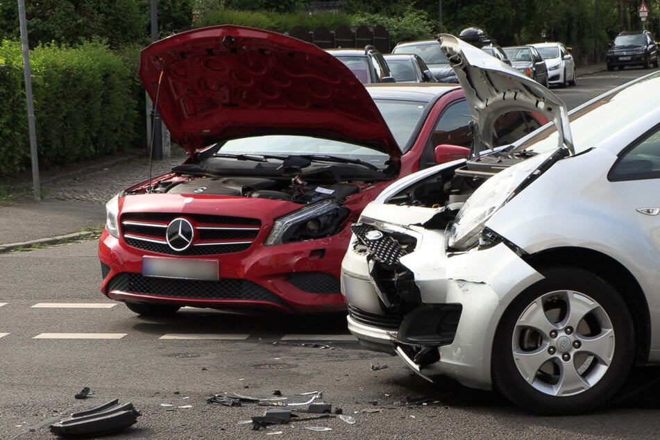 Crash beim Abbiegen: 86-Jähriger bei Unfall in Leipzig verletzt