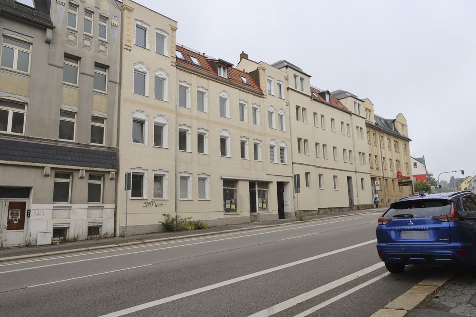 In Chemnitz hat ein Trio in einem Reko-Haus in der Frankenberger Straße erheblichen Schaden angerichtet.