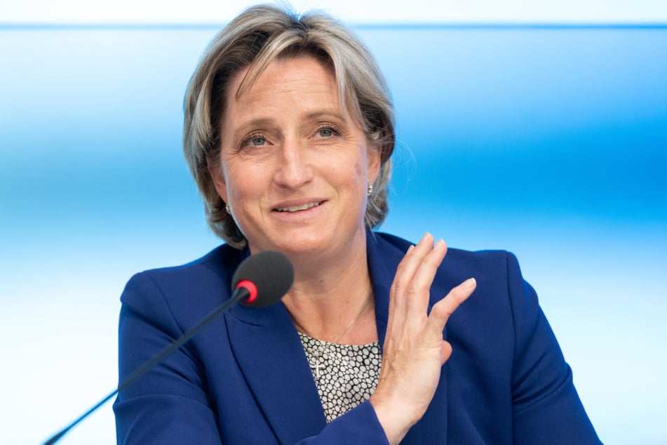 Wirtschaftsministerin Nicole Hoffmeister-Kraut (48, CDU).