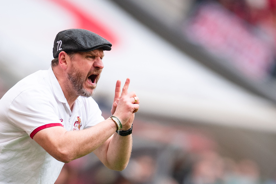 Köln-Trainer Steffen Baumgart (51) reagiert auf die Gerüchte über Felix Passlack (24) ungehalten.