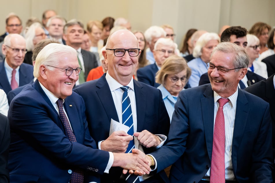 Schirmherr des Wiederaufbau-Projekts ,Bundespräsident Frank-Walter Steinmeier (68, SPD) (l), Ministerpräsident von Brandenburg, Dietmar Woidke (62, SPD), und Matthias Platzeck (70, SPD), ehemaliger Ministerpräsident von Brandenburg, bei der Eröffnungsveranstaltung.