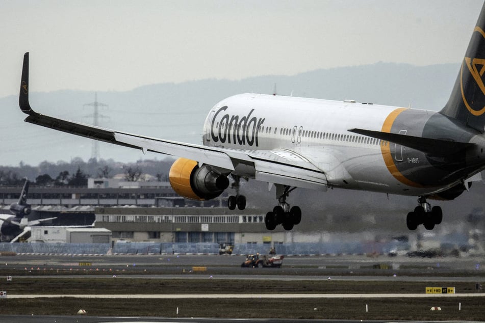 Die Condor-Maschine musste auf dem Flug nach Fuerteventura umkehren und landete nach einer Stunde wieder in Frankfurt. (Archivbild)