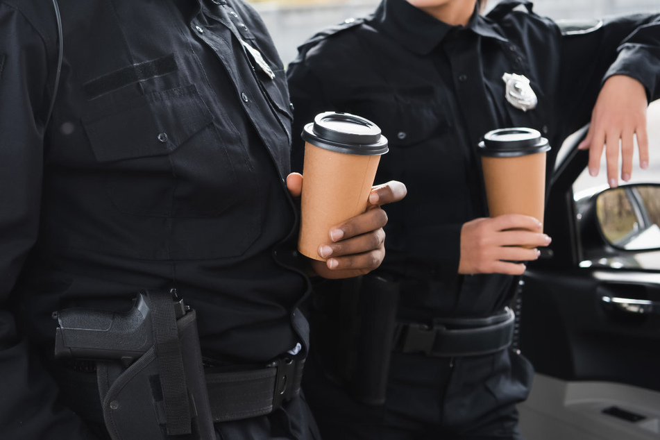 Cop-puccino: Bei einer Tasse Kaffee stellt sich die Polizei bayernweit dem Dialog mit den Bürgern.