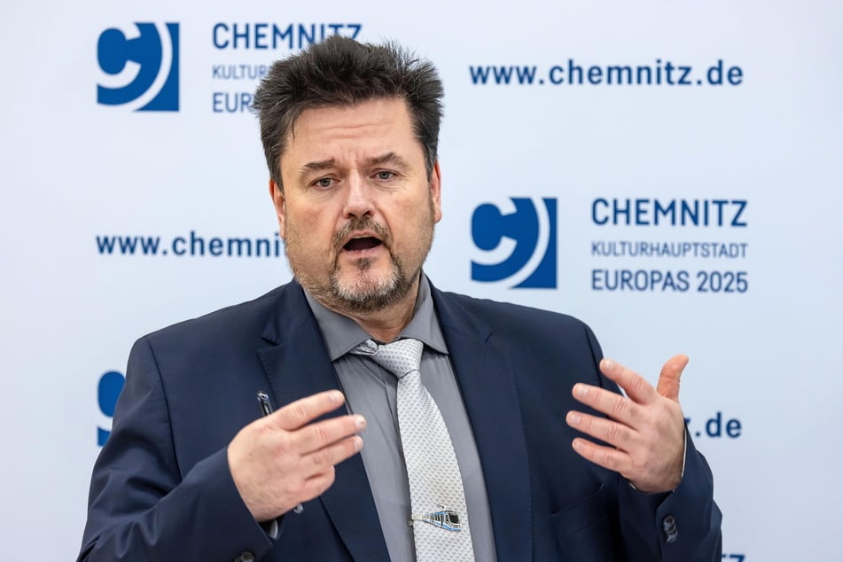 CVAG-Chef Jens Maiwald (60): Das Verkehrsunternehmen muss das neue Schmalspurgleis (Kosten: 900.000 Euro) zum Teil selbst bezahlen.