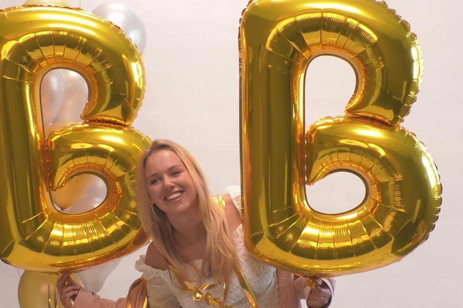Rebeccas (21) Shooting für den Großen Bruder.