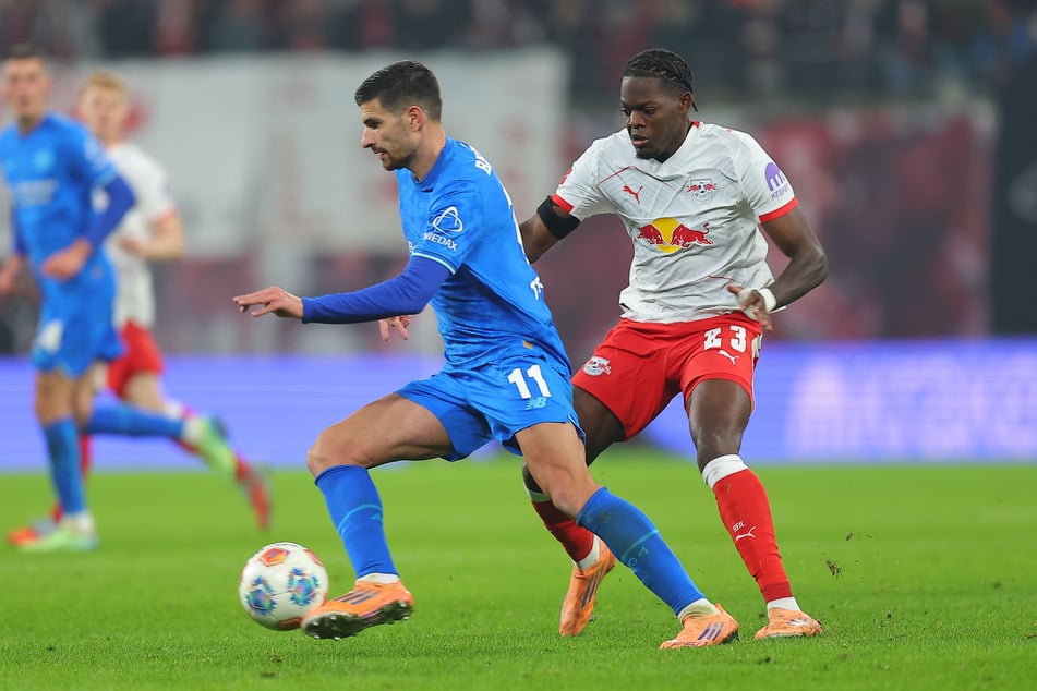 Die 1:3-Niederlage gegen Bayer Leverkusen tut RB Leipzig noch immer weh.