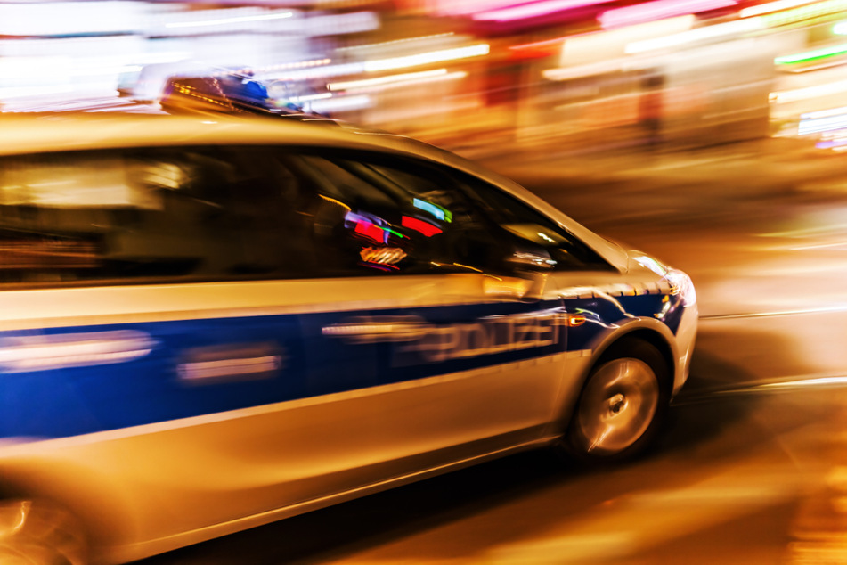 Eine Polizeistreife spielte kurzerhand für den Mann Taxi (Symbolfoto).