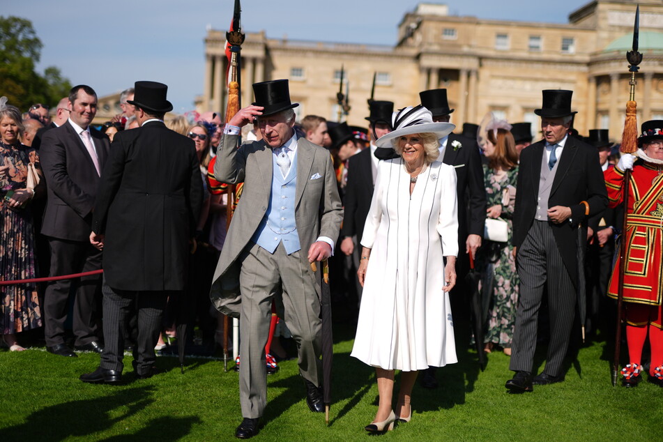König Charles III. (75) und Königin Camilla (76) kommen zu einer königlichen Gartenparty im Buckingham Palace.