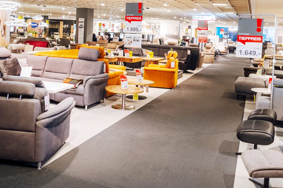 Gartenmöbel, Betten, Sofas: Hier gibt's fast alles zum Tiefpreis