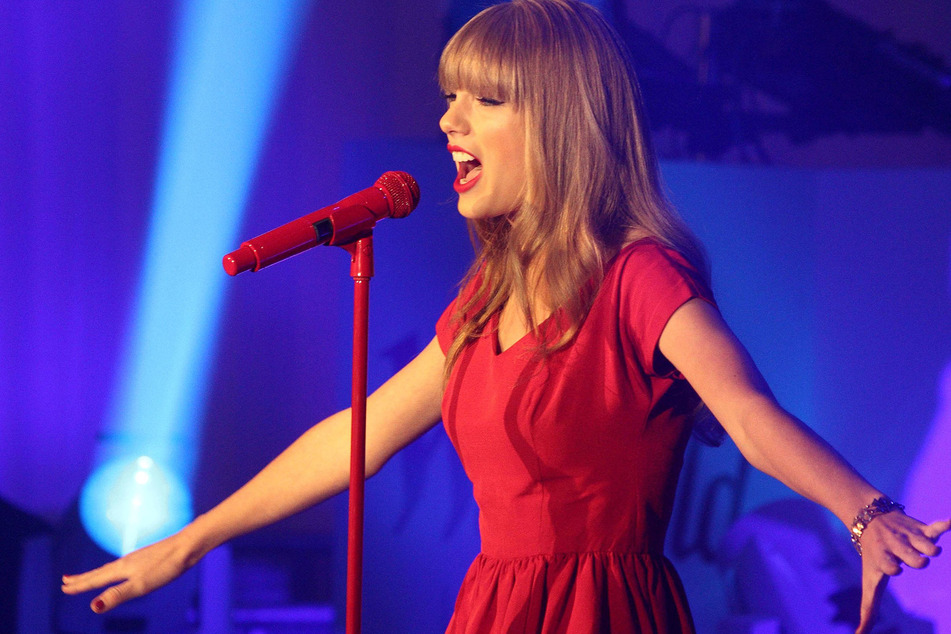 Taylor Swift performs in London in 2012.