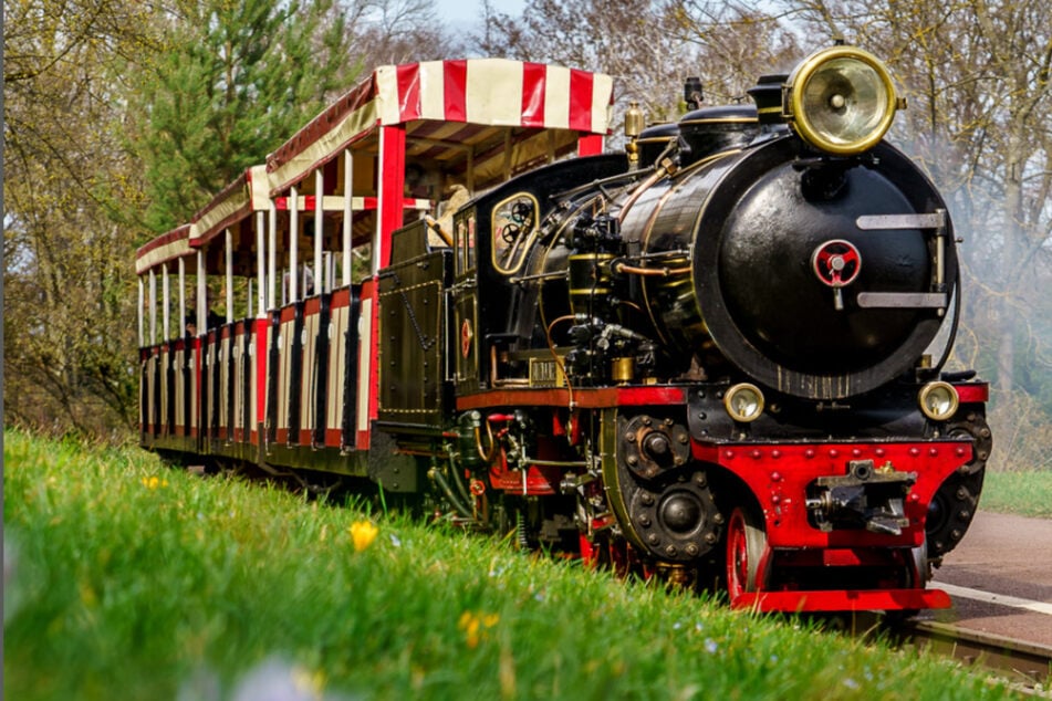 Stuttgart: Mit der Dampflok durch Stuttgart: Traditions-Bahn startet in die Oster-Saison