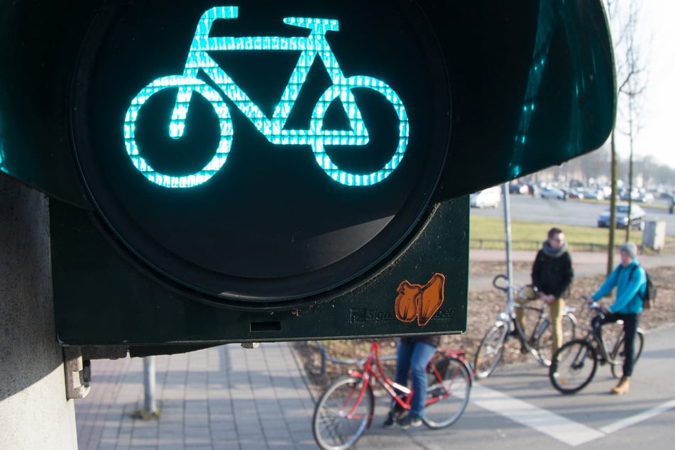 Für Kritiker geht der Bau von neuen Radwegen nicht schnell genug.