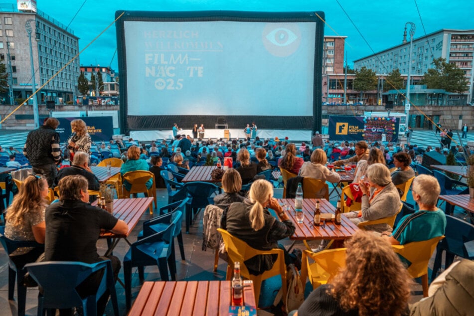 Bei schönem Wetter macht auch das Open-Air-Kino mehr Freude.