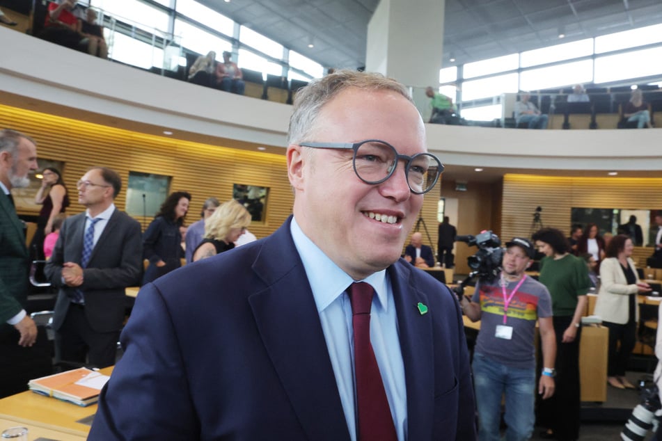 Mario Voigt (49, CDU) hat das Misstrauensvotum überstanden und bleibt Thüringens Ministerpräsident.