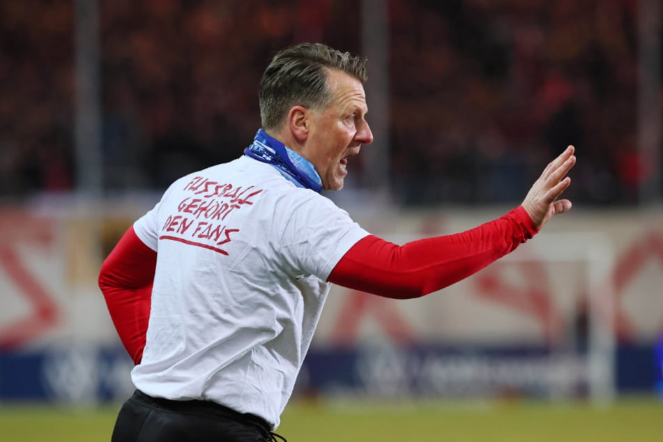 FSV-Coach Rico Schmitt nahm sich die Mannschaft offenbar in der Halbzeitpause zur Brust - mit Erfolg.