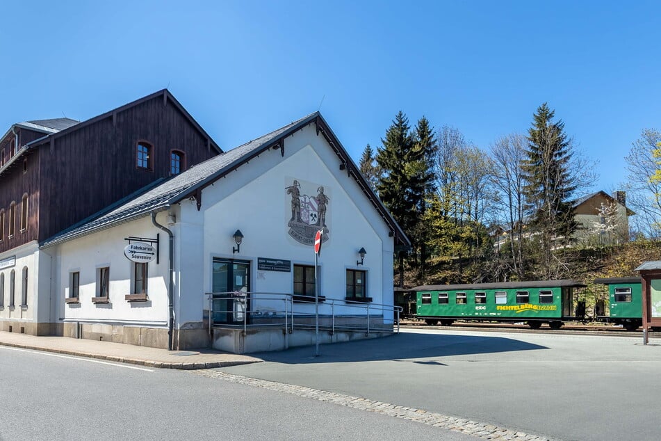 Die Fichtelbergbahn sucht für ihr Bahnhofsbistro einen neuen Pächter.