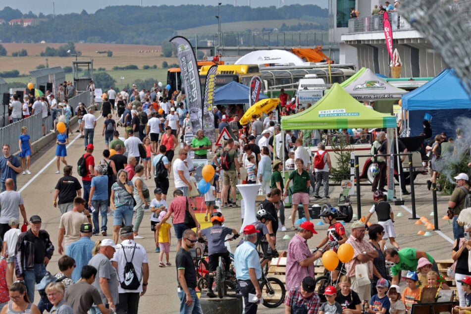 Tausende Besucher tummelten sich im August 2024 zum bislang letzten Verkehrssicherheitstag auf dem Sachsenring.