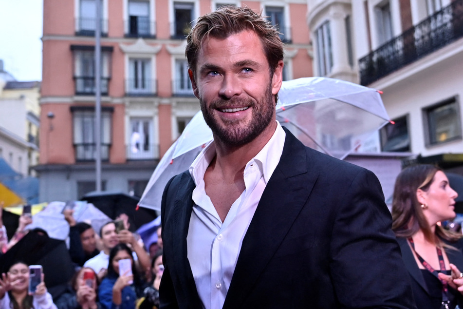 Schauspieler Chris Hemsworth (40) wurde durch seine Rolle "Thor" bekannt. Auf seinen Social-Media-Kanälen teilt er mit seinen Fans seine Fitness-Leidenschaft.