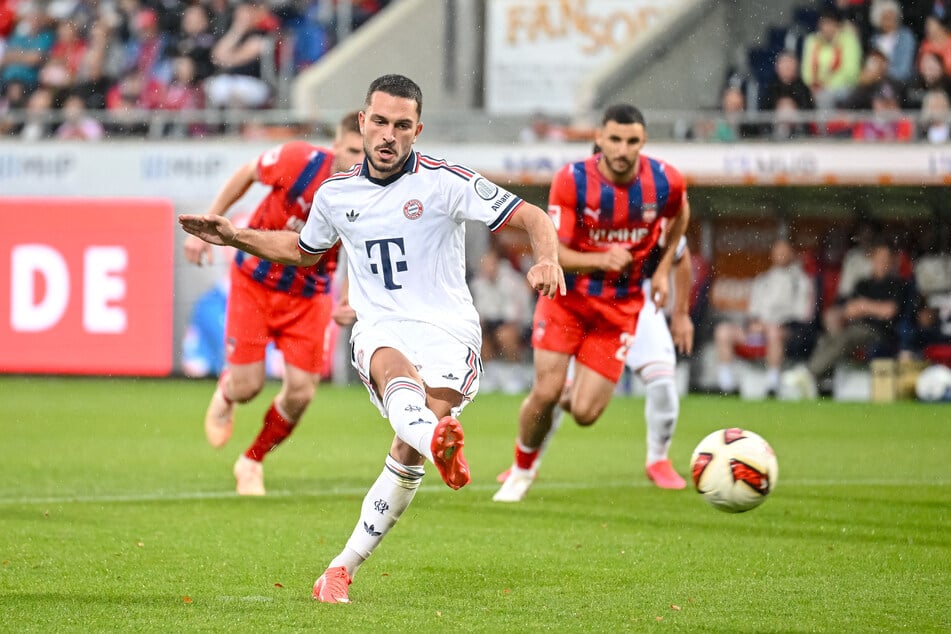 Arijon Ibrahimovic schließt sich dem FC Augsburg an.