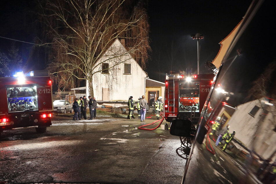 Mann wollte nur heizen: Feuerwehreinsatz in Waldenburg endet mit mehreren Anzeigen