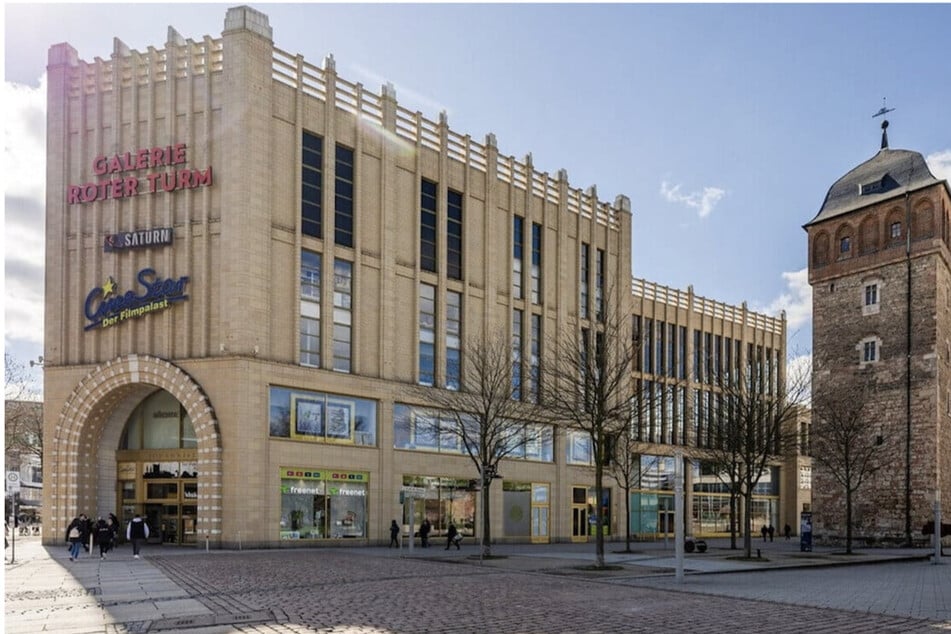 In der Chemnitzer Galerie Roter Turm findet Sachsens größte Blutspendenaktion statt.