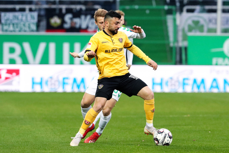 Aias Aosman spielte von 2015 bis 2019 für Dynamo Dresden, stieg 2016 mit der SGD in die 2. Bundesliga auf und kam insgesamt zu 107 Einsätzen im schwarz-gelben Dress.