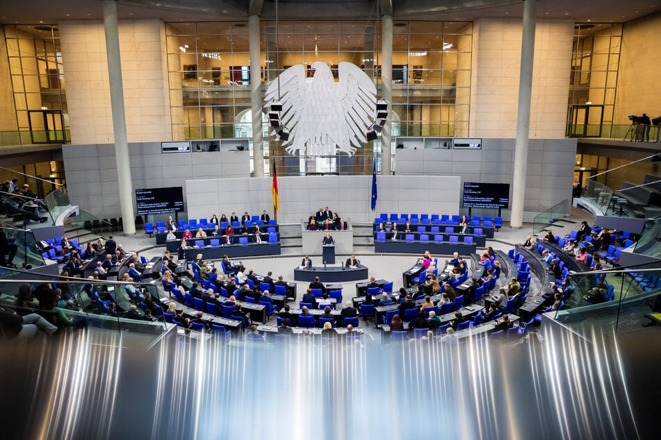 Der Bundestag hat am Freitag in einer Aktuellen Stunde über die Neuwahlpläne von Olaf Scholz diskutiert.