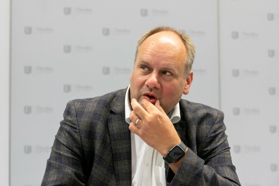 Oberbürgermeister Dirk Hilbert (50, FDP) soll einen Antrag der Fraktion nicht zur nächsten Stadtratssitzung zugelassen haben.