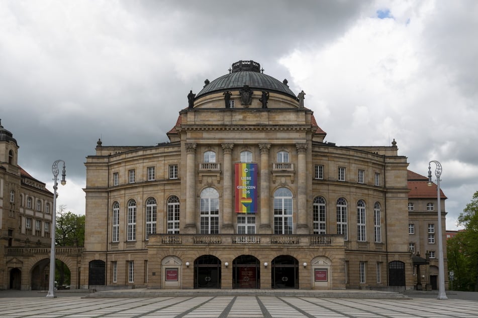 Der Theaterplatz stand im Zeichen des "Tages gegen Homo-, Inter- und Transphobie".