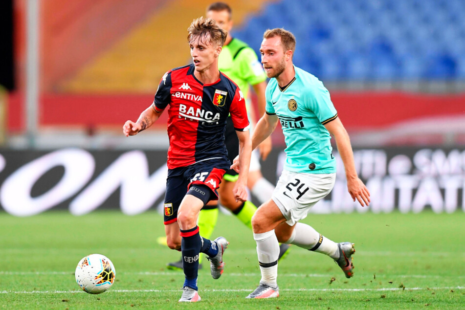 Beim CFC Genua um Youngster Nicolo Rovella (l.) wurden 14 Spieler und Betreuer positiv auf das Coronavirus getestet.
