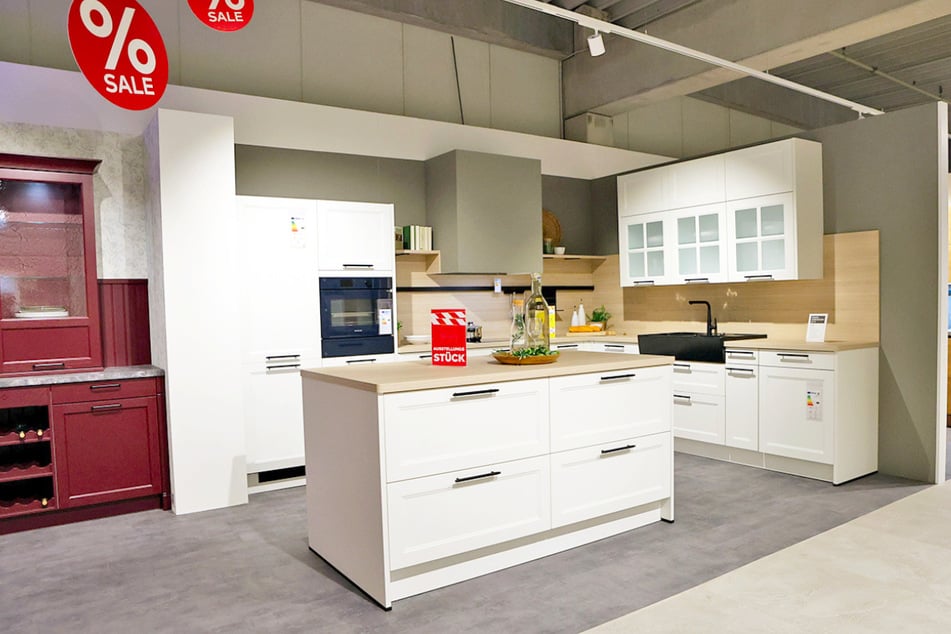 Hier gibt's ab Freitag (24.4.) Küchen zum halben Preis, wenn...