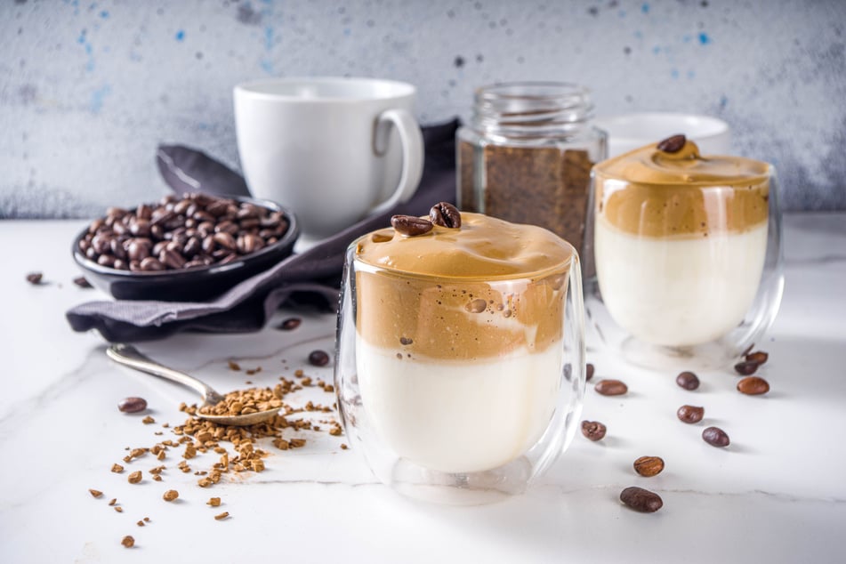 Einfaches Rezept für den trendigen Dalgona-Kaffee.