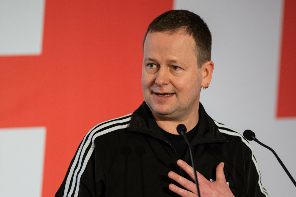 Klaus Lederer (Die Linke), Berlins Senator für Kultur und Europa, spricht auf dem Landesparteitag der Linken.
