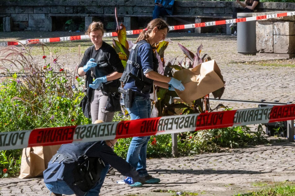 Das Opfer wurde schwer verletzt im Alten Botanischen Garten in der Nähe des Hauptbahnhofes gefunden und erlag später im Krankenhaus seinen schweren Verletzungen.