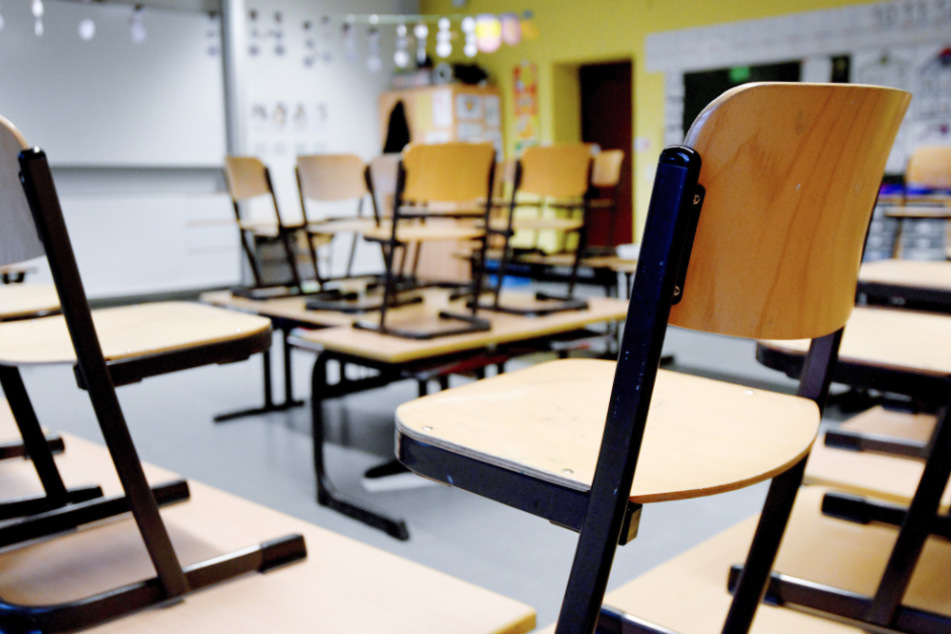 "Bildungs- und Betreuungseinrichtungen wie Schulen, Kindertagesstätten sowie die Kindertagespflege müssen regulär offengehalten werden", so Landkreistagspräsident Joachim Walter mit Blick auf die angespannte Pandemiesituation. (Symbolbild)