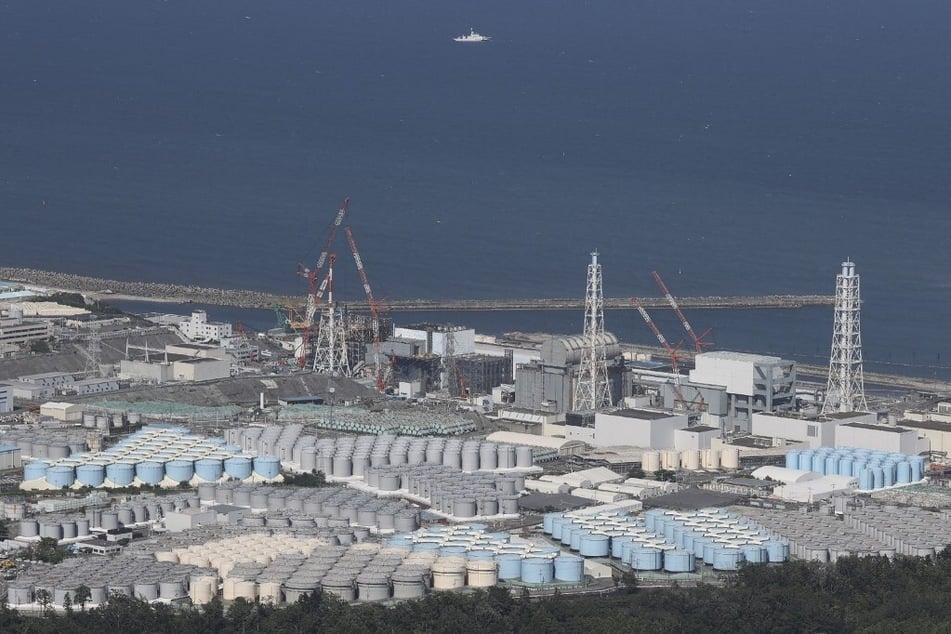 Earthquake shakes Japan near Fukushima nuclear power plant